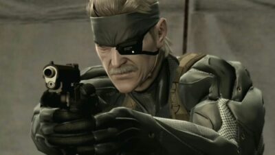 Solid Snake apuntando con una pistola en Metal Gear Solid 4