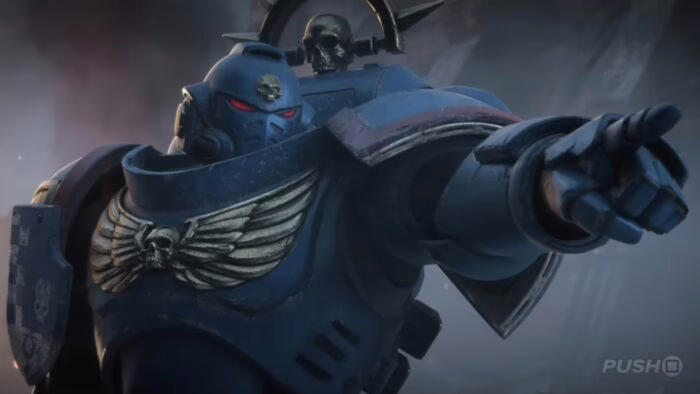 Guerrero del universo Warhammer 40k en armadura azul apuntando con el dedo